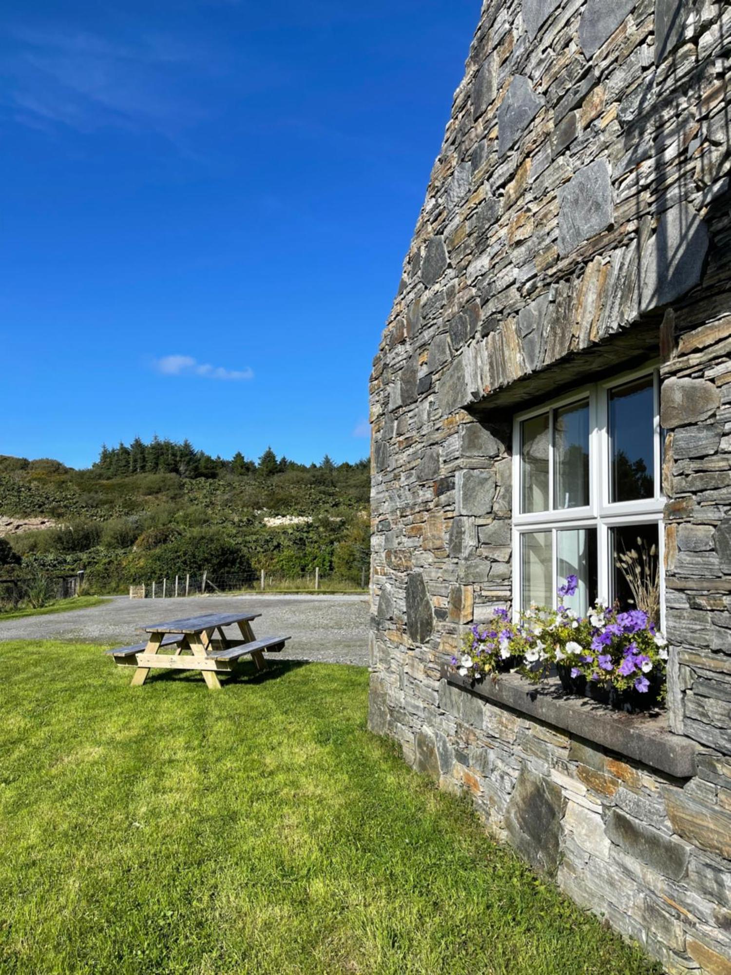 Shanakeever Farm - 3 Bedroom Apartment Clifden Extérieur photo