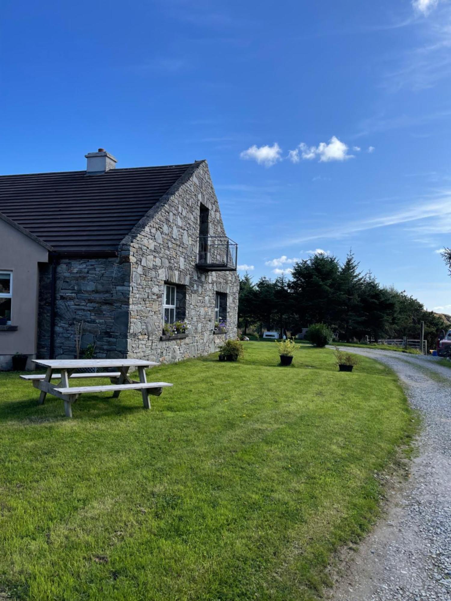 Shanakeever Farm - 3 Bedroom Apartment Clifden Extérieur photo